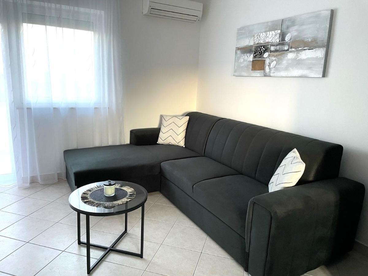 Apartments Elvira Krk Town Esterno foto