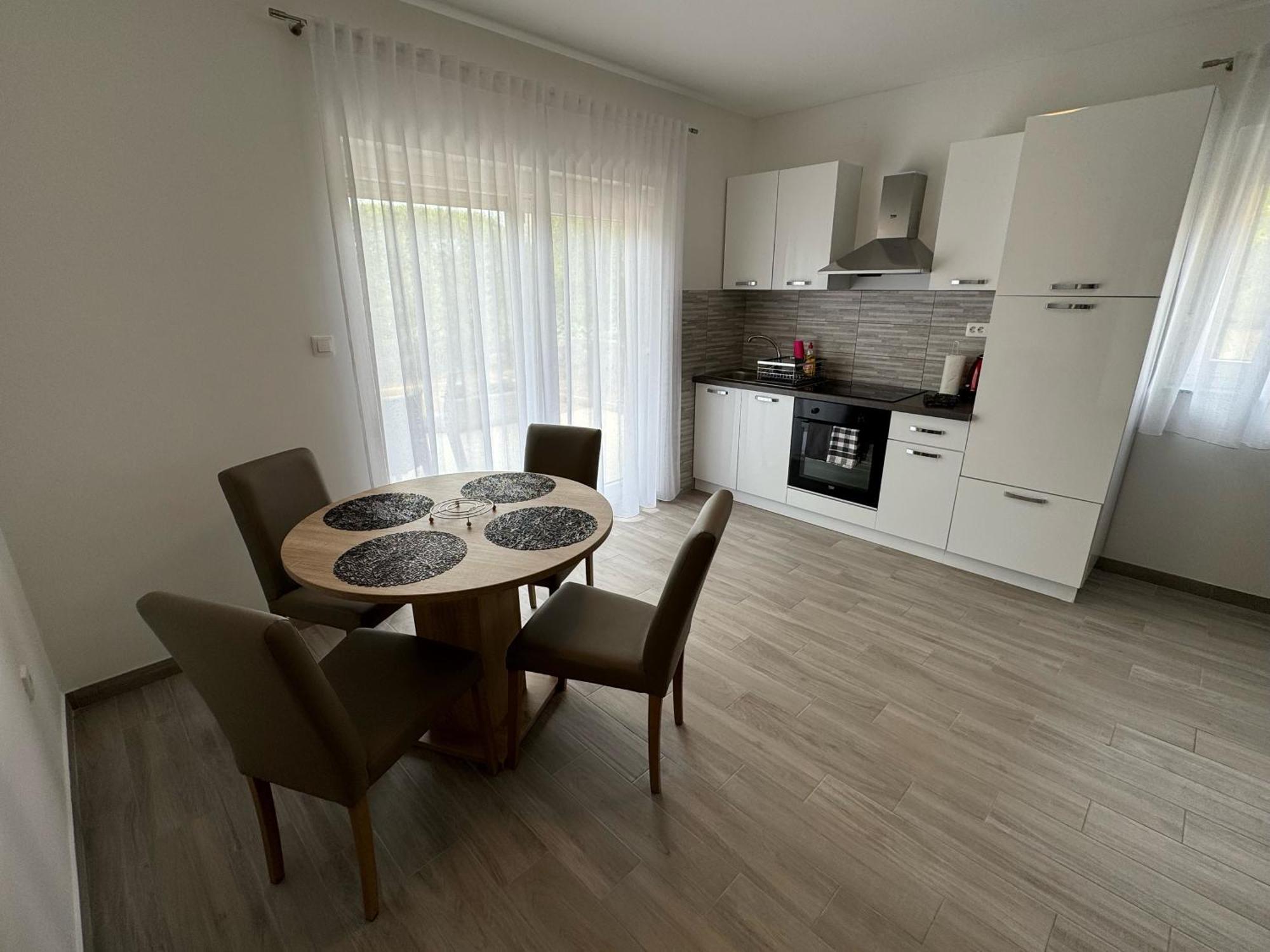 Apartments Elvira Krk Town Esterno foto