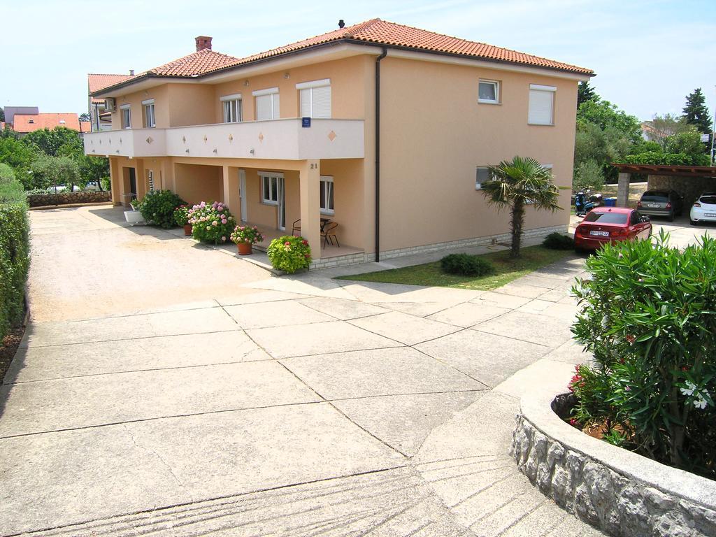 Apartments Elvira Krk Town Esterno foto