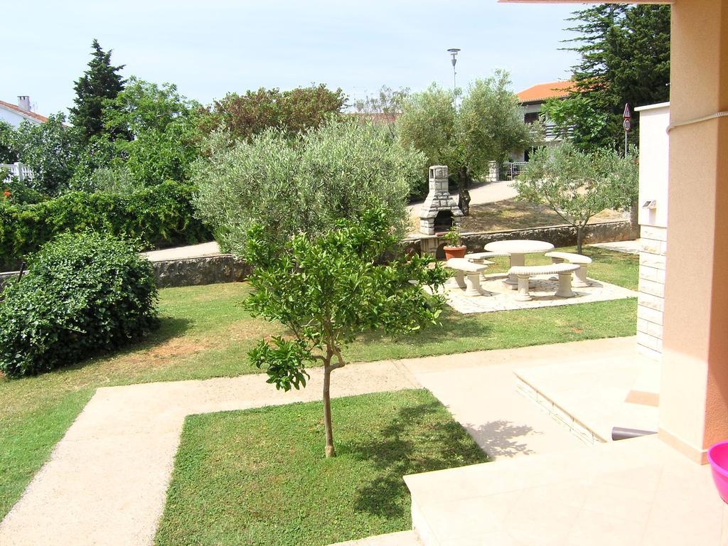Apartments Elvira Krk Town Esterno foto
