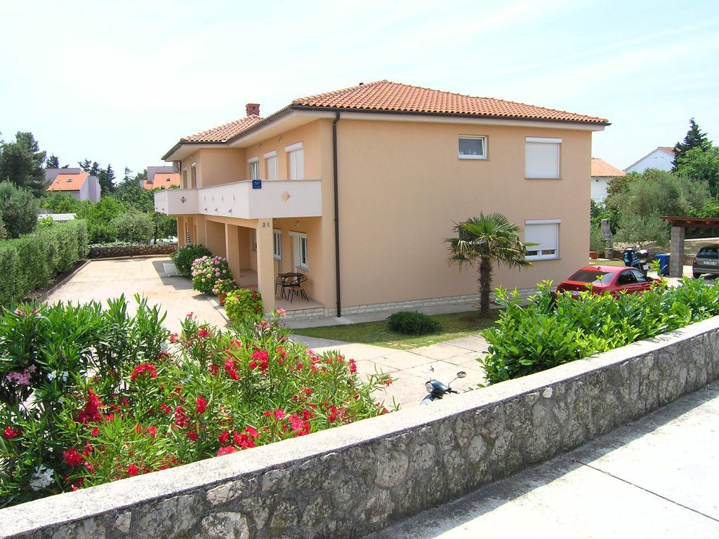 Apartments Elvira Krk Town Esterno foto