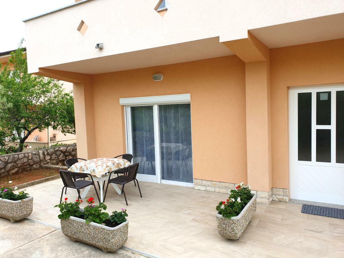 Apartments Elvira Krk Town Esterno foto