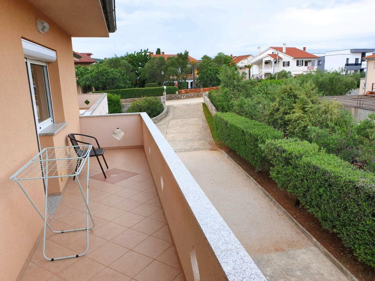 Apartments Elvira Krk Town Esterno foto