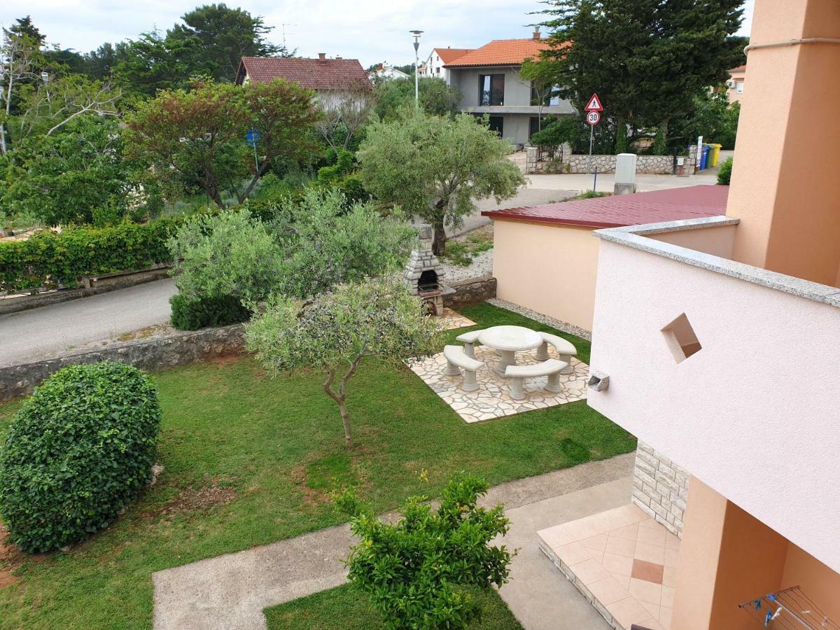 Apartments Elvira Krk Town Esterno foto